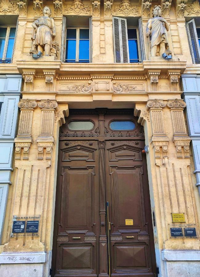 Appartemment Rue De La Republique, Joli Et Moderne Au Coeur Du Centre Marseilles Buitenkant foto
